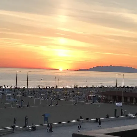 贝拉海滨酒店