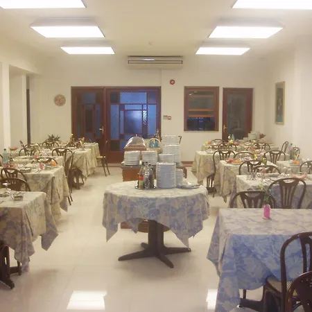 贝拉海滨酒店 维亚雷焦