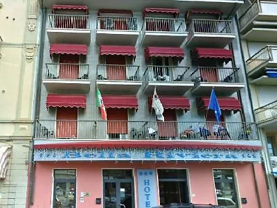 Bella Riviera Lungomare מלון 3*