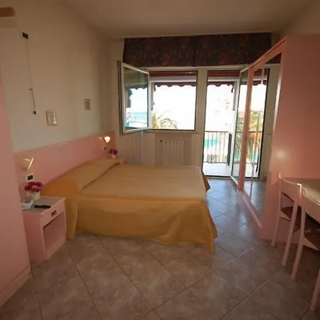 Bella Riviera Lungomare Hotel 3*