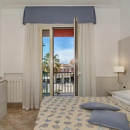 Bella Riviera Lungomare Hotel 3*