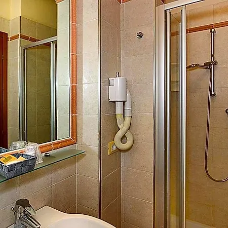 מלון Bella Riviera Lungomare 3*