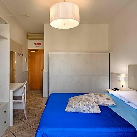 Bella Riviera Lungomare מלון