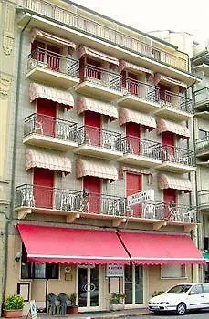 Bella Riviera Lungomare מלון