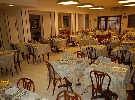 Bella Riviera Lungomare Hotel 3*