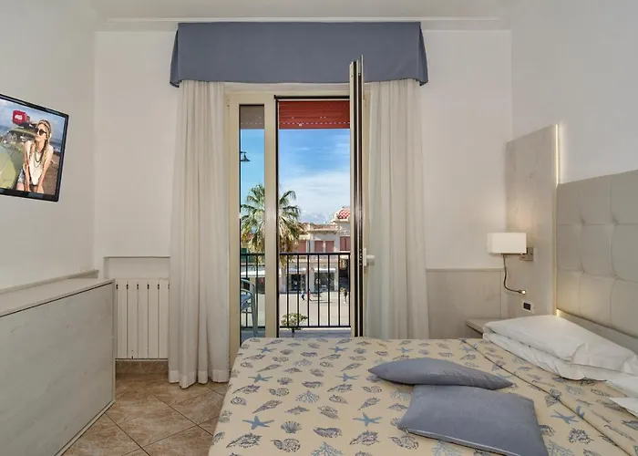 Bella Riviera Lungomare Hotel 3*